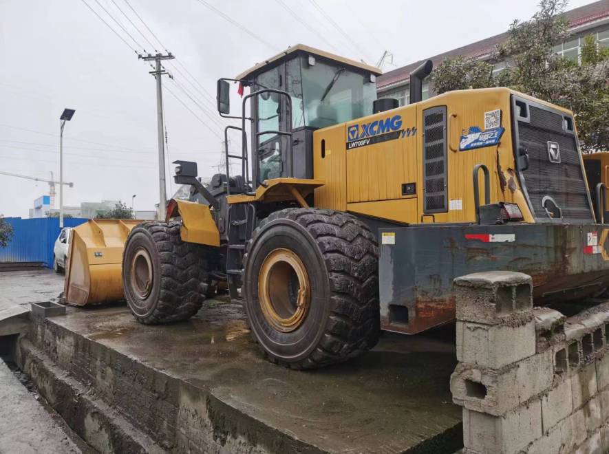 徐工LW700FV7吨