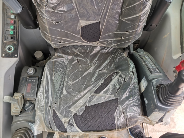 徐工XE75D小型挖掘机