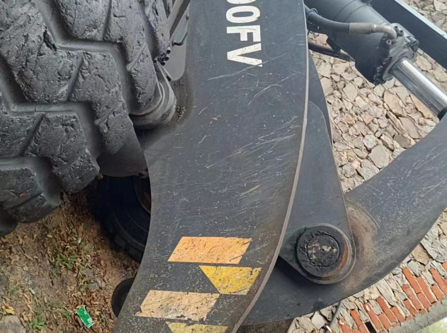 徐工LW700FV7吨