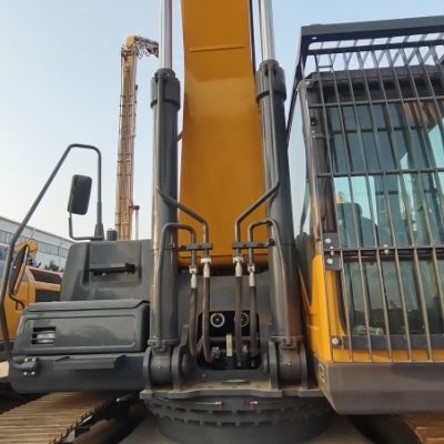徐工XE335C大型挖掘机