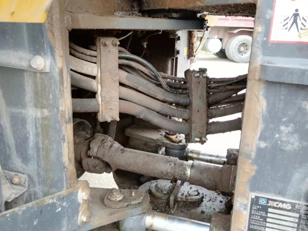 徐工LW600FV6吨