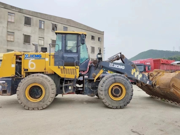 徐工LW600FV6吨