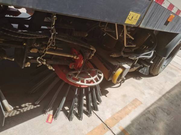 徐工XZJ5181TSLD5湿式扫路车