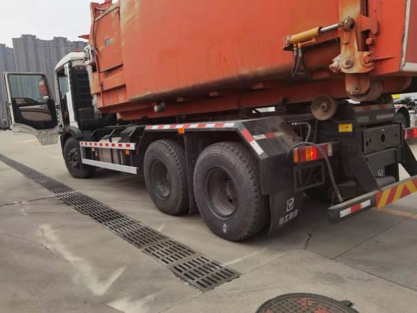 徐工XZJ5250ZXXZ5车厢可卸式垃圾车