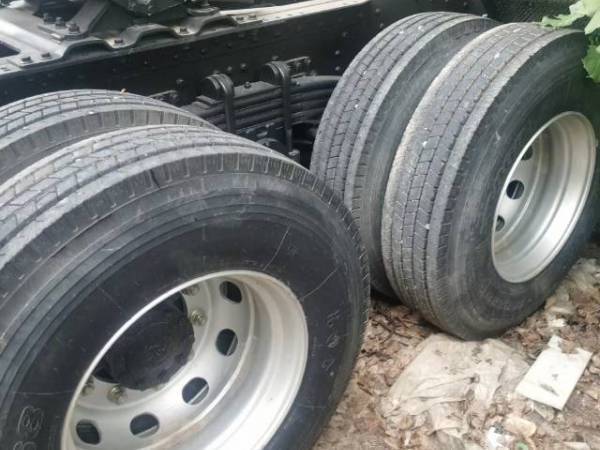 徐工G7系列6×4国六燃油牵引车G7