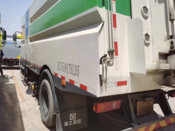 徐工XZJ5181TSLD5湿式扫路车