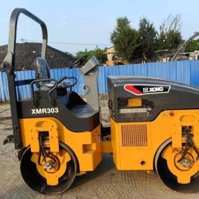 徐工XMR303轻型压路机