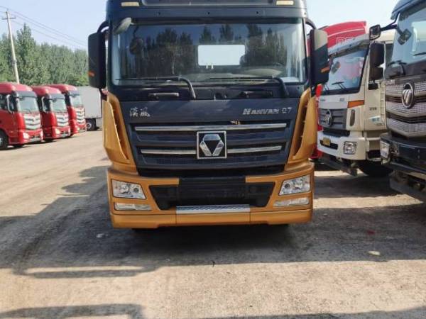 徐工G7系列6×4国六燃油牵引车G7