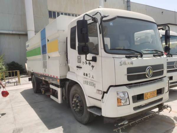 徐工XZJ5181TSLD5湿式扫路车