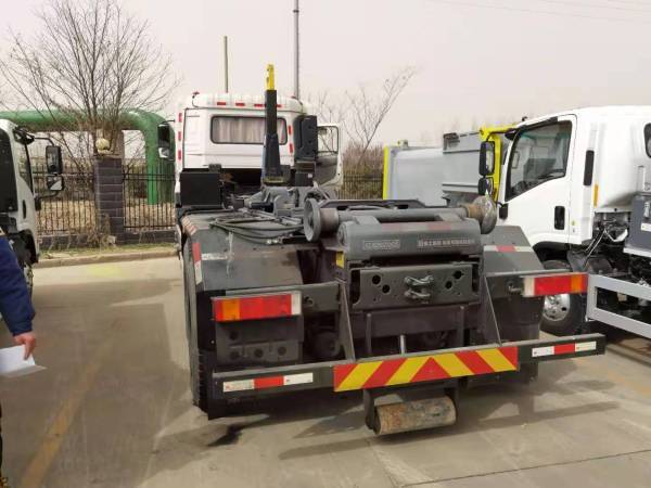 徐工XZJ5250ZXXD5车厢可卸式垃圾车