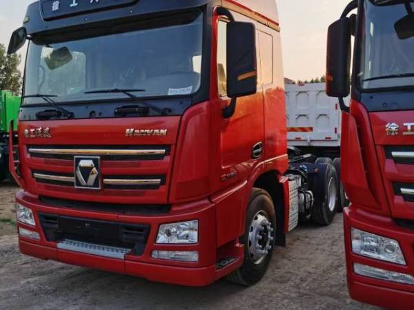 徐工G7系列6×4国六燃油牵引车G7