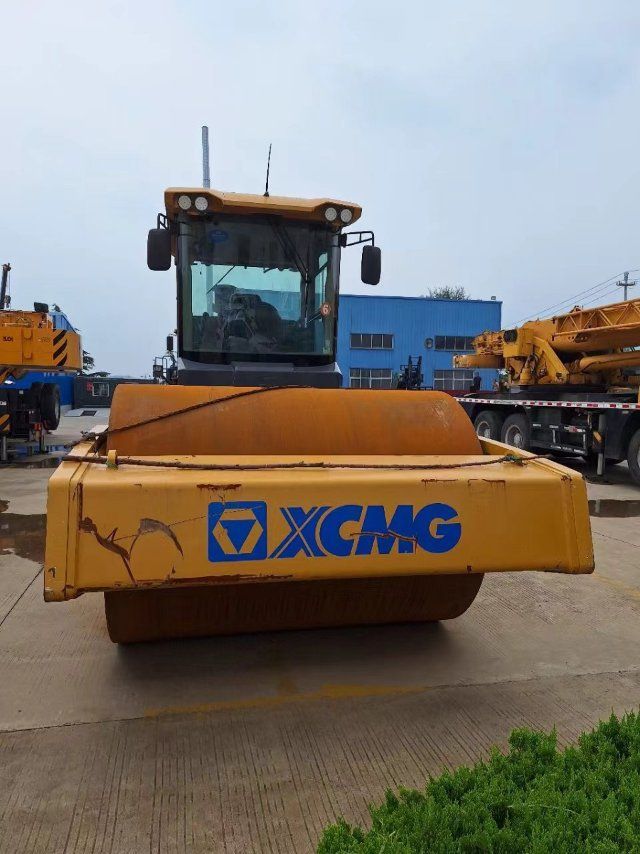 徐工XS265H全液压单钢轮压路机