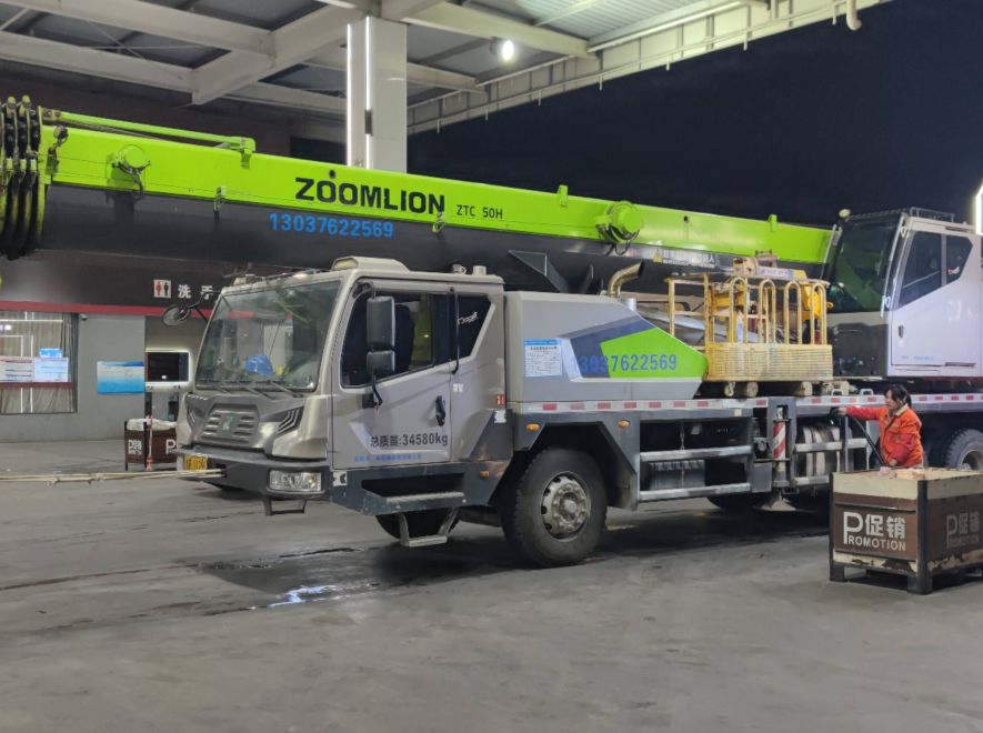 中联25吨汽车起重机