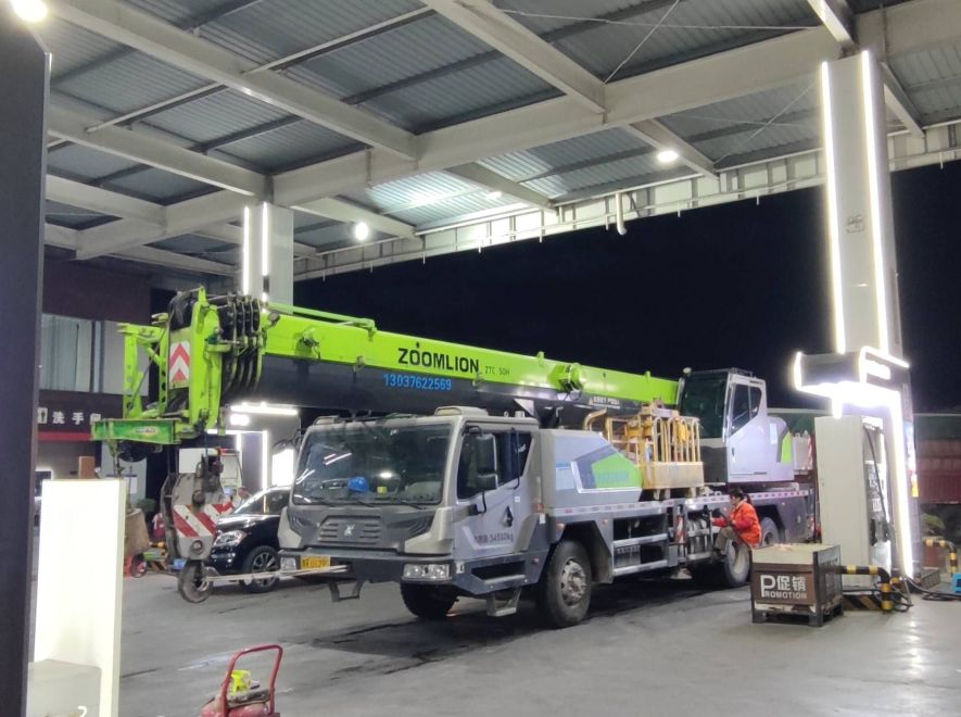 中联25吨汽车起重机