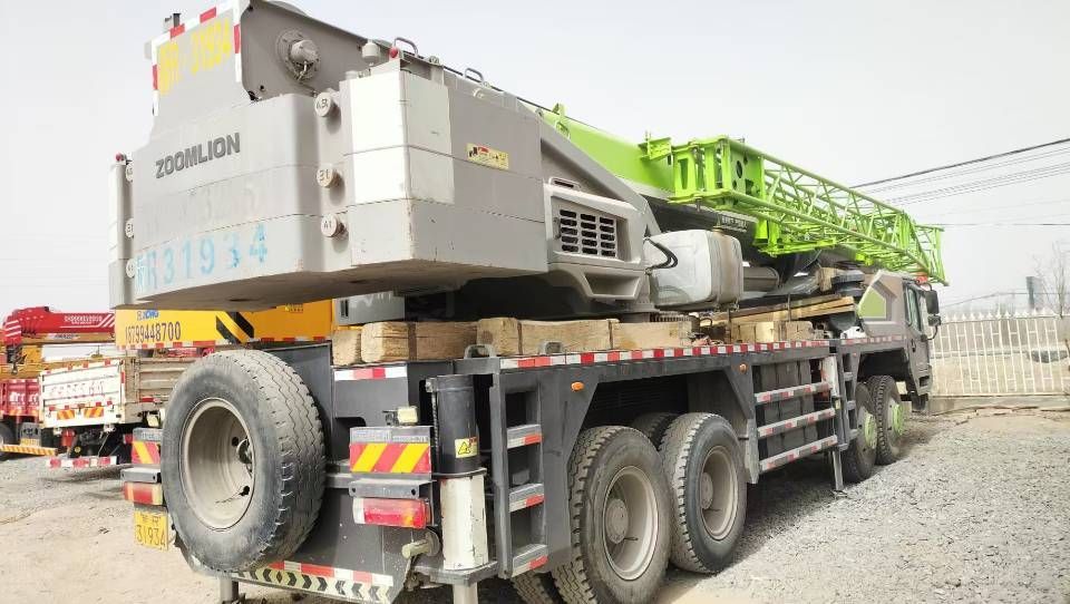 中联1280吨汽车起重机